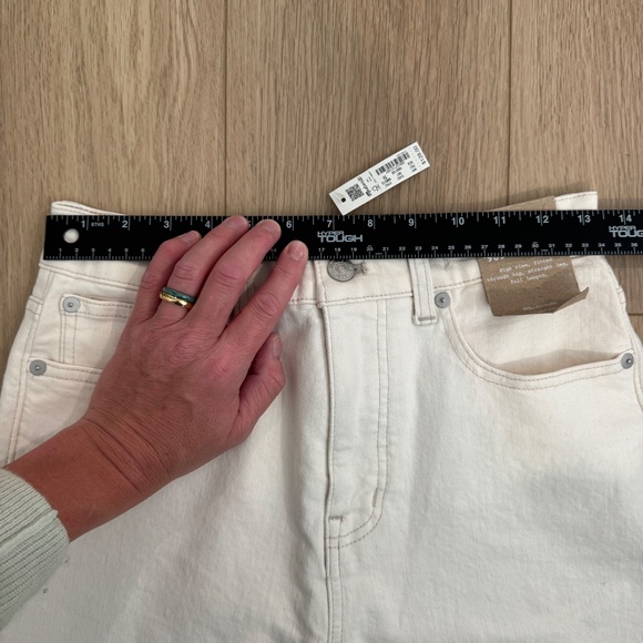 Madewell Women's Straight Leg Jeans in Cream - Picture 8 of 14
